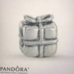 Pandora Gift Box Charm